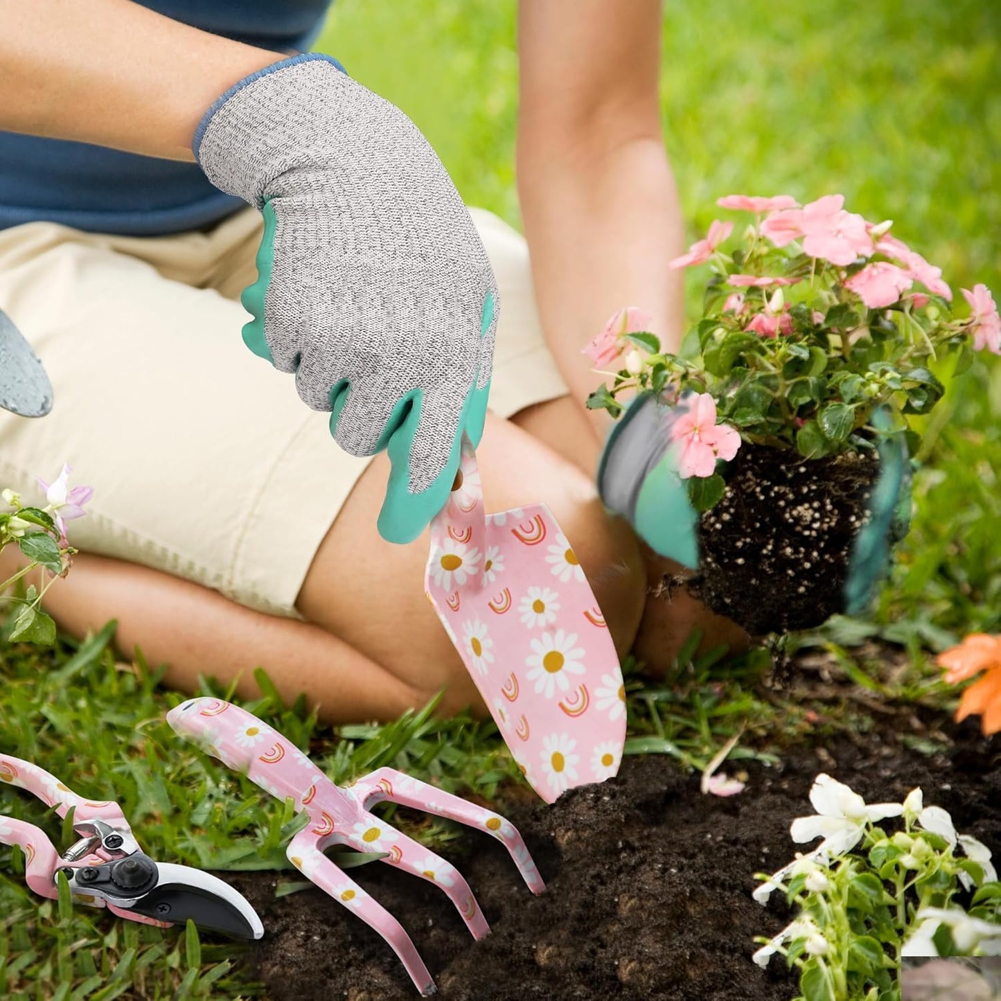 WORKPRO Gartenwerkzeug Set 4-tlg. – Gartengeräte Set mit Handschuhen & Geschenkverpackung, Rosa